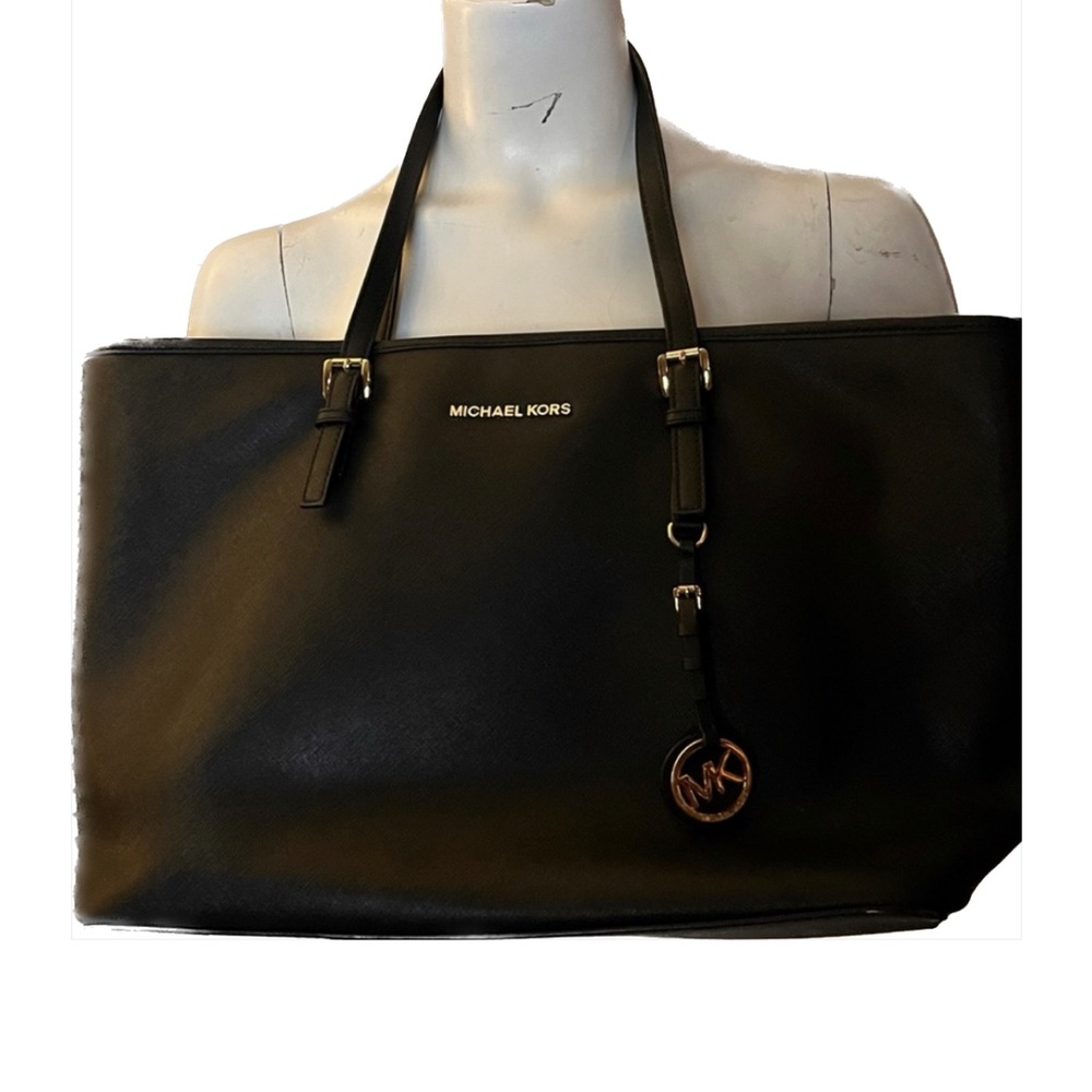 Micheal  by Micheal Kors Mercer Large Pebbled Leather
Accordion Tote Bag